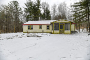 422 West Road