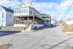 24 Thompson Ave